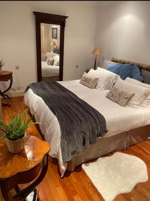Spacious Flat In The Most Desirable Area Of London Londres Exterior foto